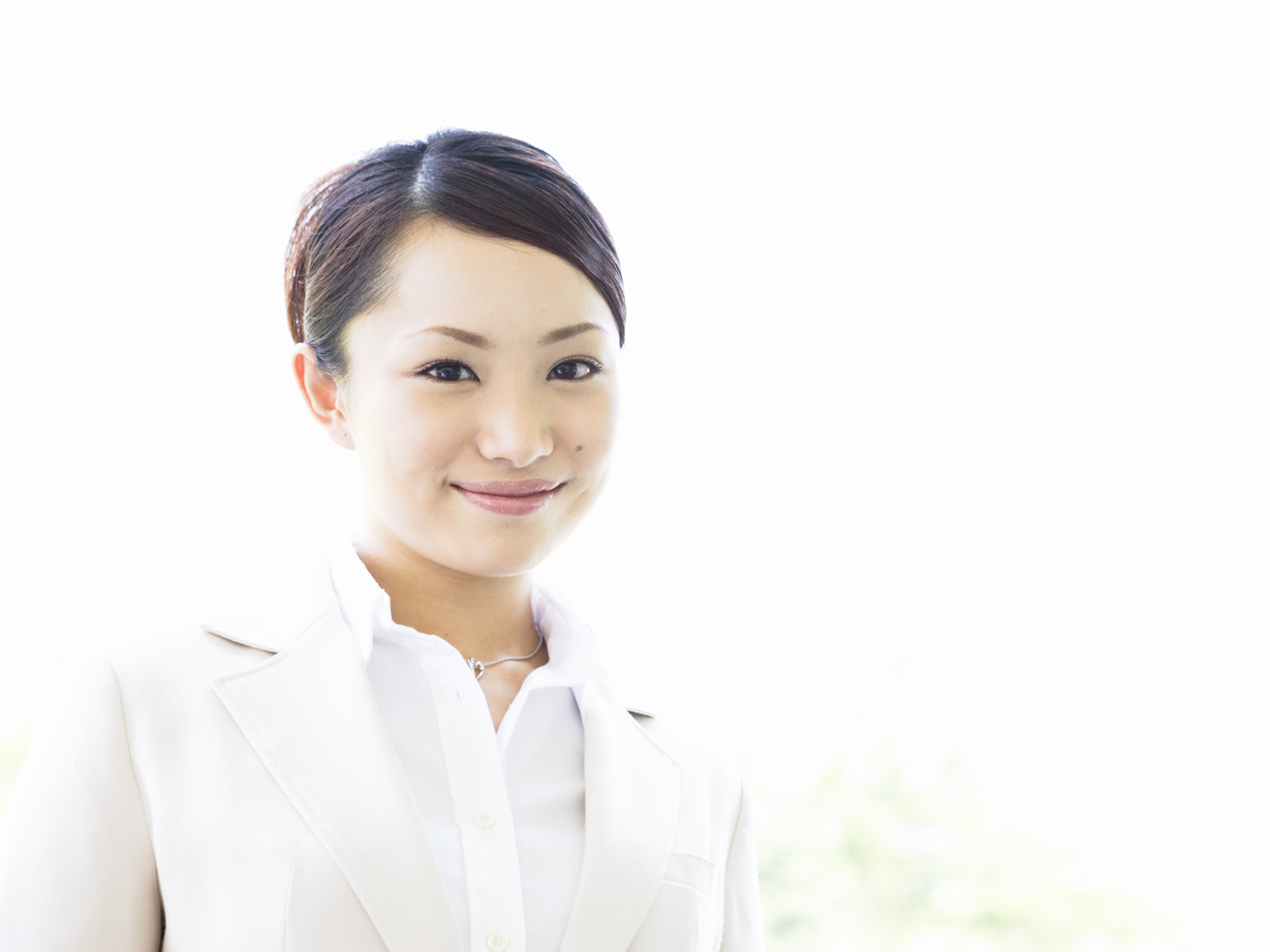 日本政策金融公庫の創業融資を代行サポートする女性の写真